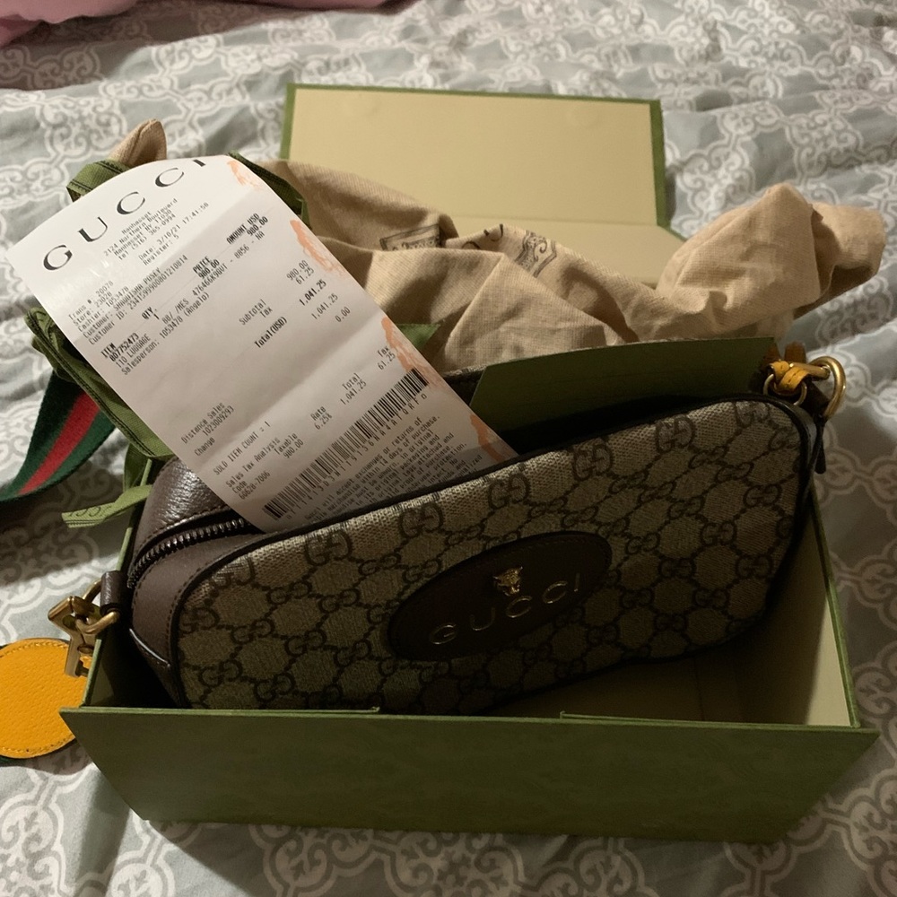 Gucci cross body purse